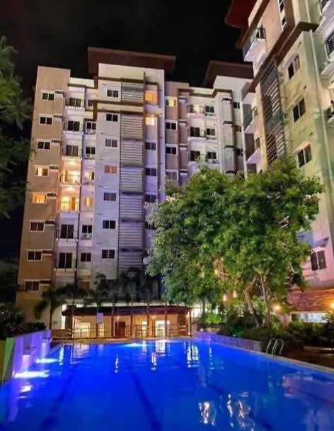 Marce'S Lux'S Condotel Davao Apartment
